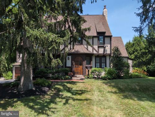 273 Strafford Ave, WAYNE, PA, 19087-2501 | Card Image