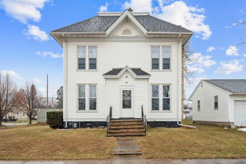 200 E Butler St, Manchester, IA, 52057-1609 | Card Image