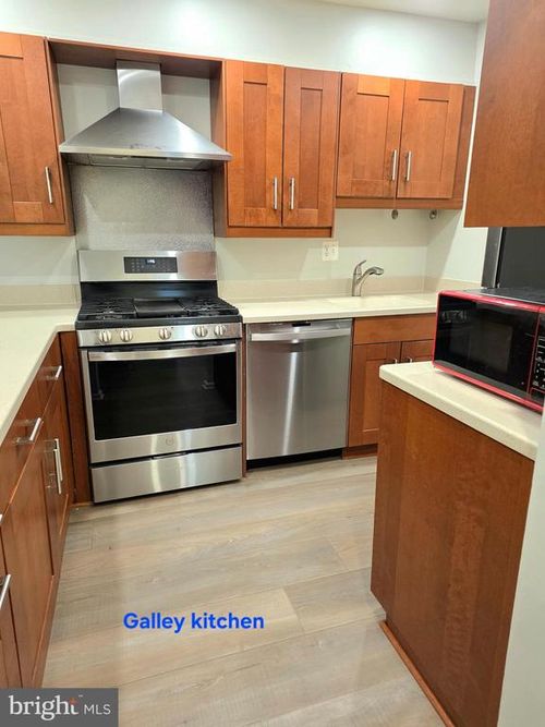 apt-204-5815 Cove Landing Rd, BURKE, VA, 22015-2690 | Card Image