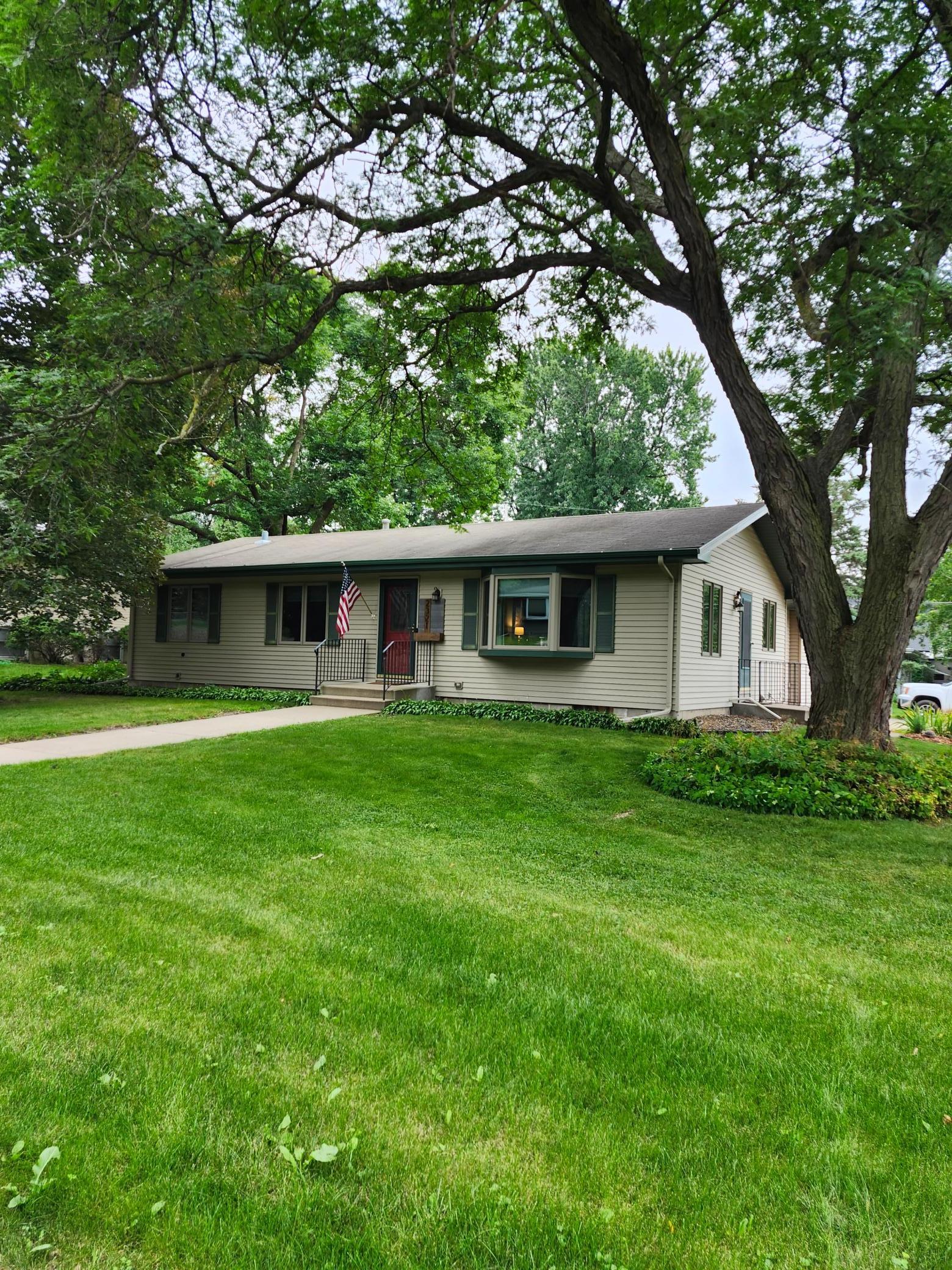 Ivy Ln, Minneapolis, MN 55431