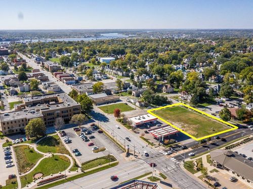 321 W Locust St, Davenport, IA, 52803-2805 | Card Image