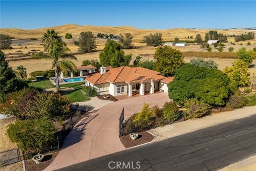  Barker Road, San Miguel, CA, 93451 | Card Image