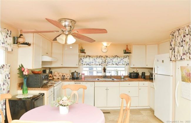 APT-10 - 7 Andrews St, House other with 2 bedrooms, 1 bathrooms and null parking in Bristol CT | Image 5