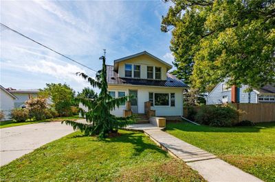 805 Main St, House other with 3 bedrooms, 1 bathrooms and 4 parking in Port Dover ON | Image 1