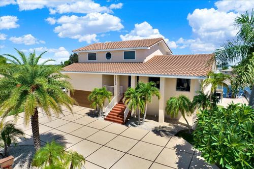 5532 Pilots Pl, New Port Richey, FL, 34652-3018 | Card Image