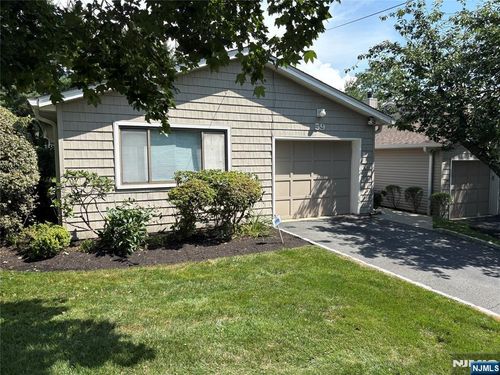 59 Glenview Dr, West Orange, NJ, 07052-1011 | Card Image