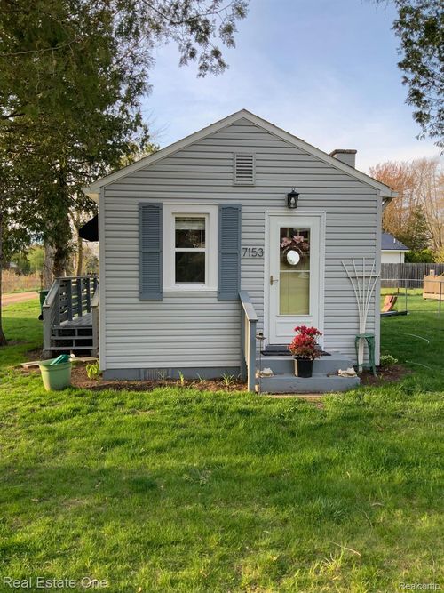 7153 Cedar Rd, Lexington, MI, 48450-8913 | Card Image