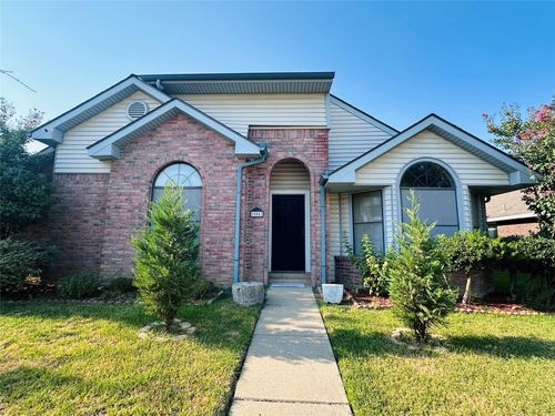900 Lake Bluff Dr, Flower Mound, TX, 75028-7222 | Card Image