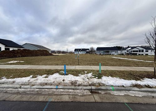 7701 Stonecrop Way, Deforest, WI, 53532-9104 | Card Image