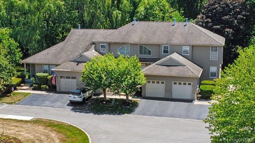 101 Elmcrest Dr, Fishkill, NY, 12524-3315 | Card Image