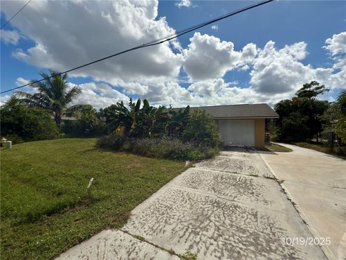 9112 Pineapple Rd, FORT MYERS, FL, 33967-3730 | Card Image