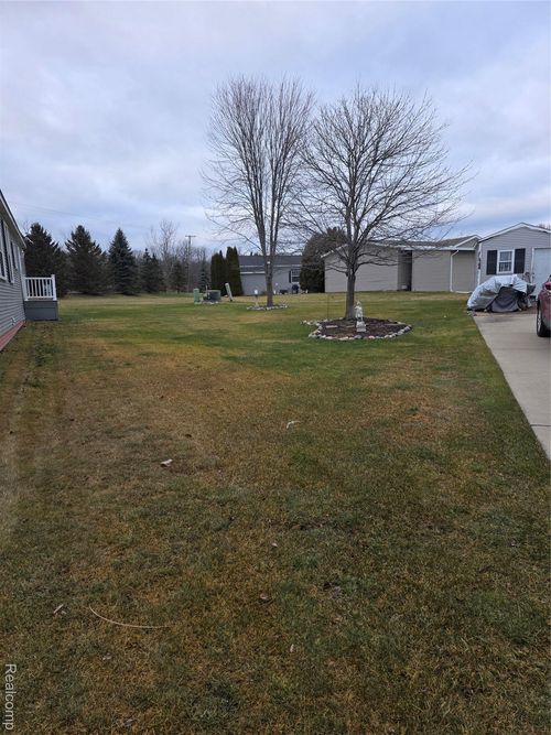 57483 Sawmill Ln, New Haven, MI, 48048-3127 | Card Image