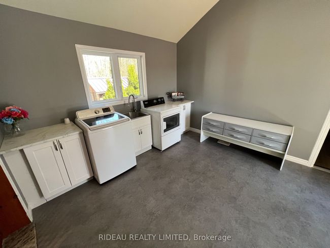 303 Tower Rd, House other with 3 bedrooms, 2 bathrooms and 6 parking in Lansdowne ON | Image 31