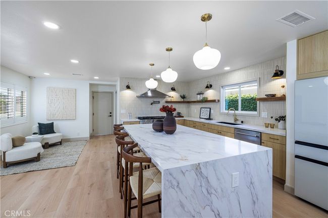 9792 La Arena Cir, House other with 3 bedrooms, 3 bathrooms and 2 parking in Fountain Valley CA | Image 13