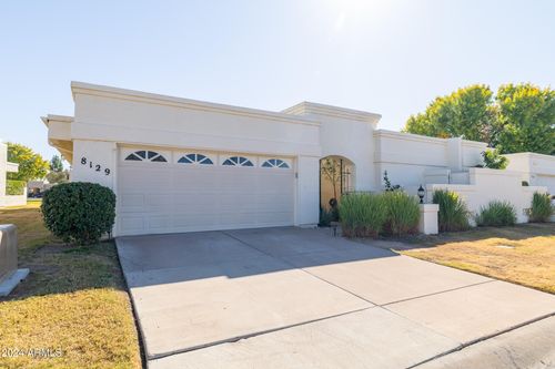 8129 E Del Laton Dr, Scottsdale, AZ, 85258-2342 | Card Image