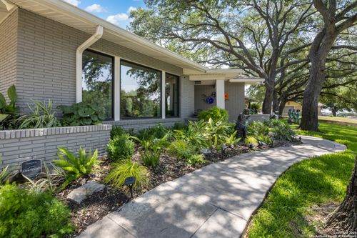 323 Lakeridge Dr, San Antonio, TX, 78229-3604 | Card Image