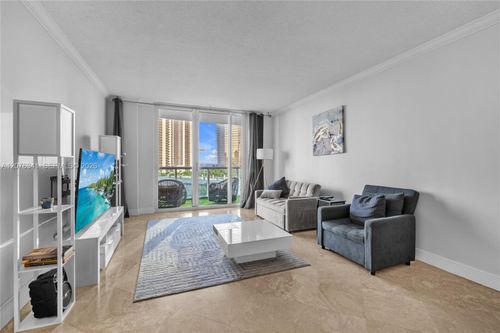 919-19370 Collins Ave, Sunny Isles Beach, FL, 33160-2249 | Card Image