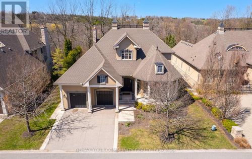 102 Country Club Drive, King, ON, L7B1M4 | Card Image