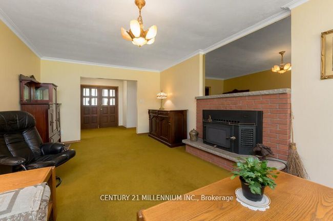 1264 Olde Base Line Rd, House other with 3 bedrooms, 2 bathrooms and 10 parking in Terra Cotta ON | Image 8