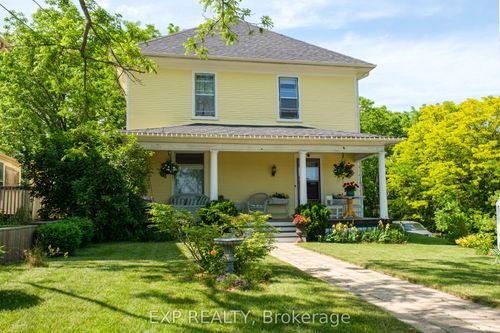 145 High St, Georgina, ON, L0E1R0 | Card Image