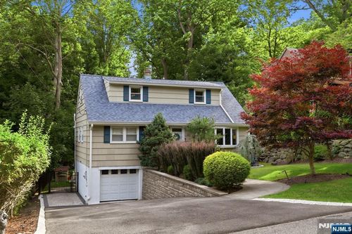 49 Pawnee Ave, Oakland, NJ, 07436-3007 | Card Image