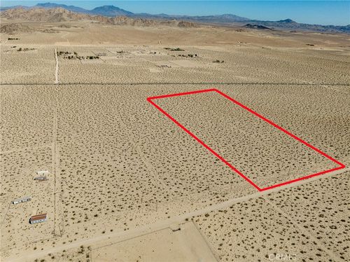 767 Foothill Rd, Lucerne Valley, CA, 92356 | Card Image
