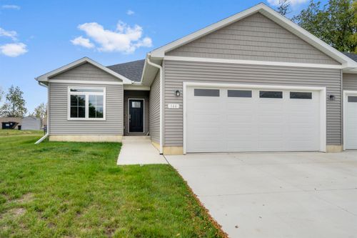 104 Bergen Dr, Waterloo, IA, 50701-5655 | Card Image