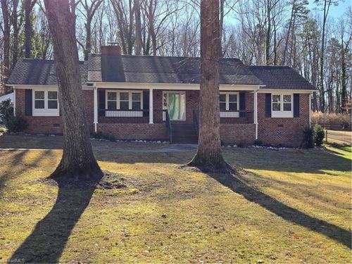 207 Buttercup Dr, Jamestown, NC, 27282-9461 | Card Image