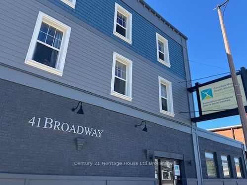 41 Broadway St, Tillsonburg, ON, N4G3P4 | Card Image