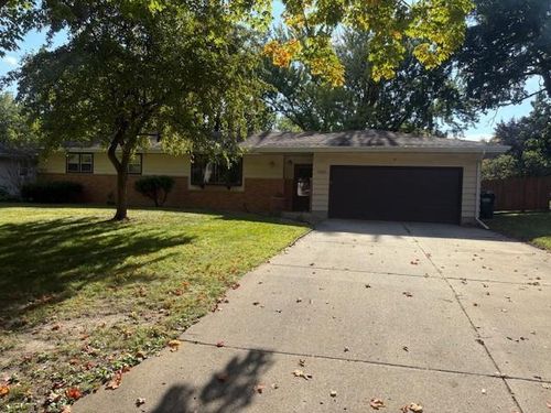 1066 Jorgenson St Se, Hutchinson, MN, 55350-3260 | Card Image