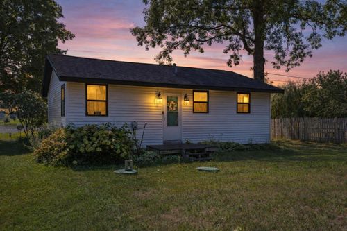 7160 Windoga Lake Dr, Weidman, MI, 48893-9301 | Card Image