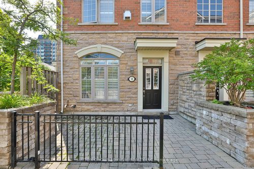 12-8 Brighton Pl, Thornhill, ON, L4J0E3 | Card Image