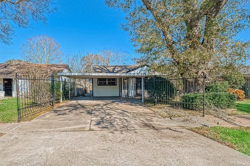 4905 Brinkley St, Houston, TX, 77033-3807 | Card Image