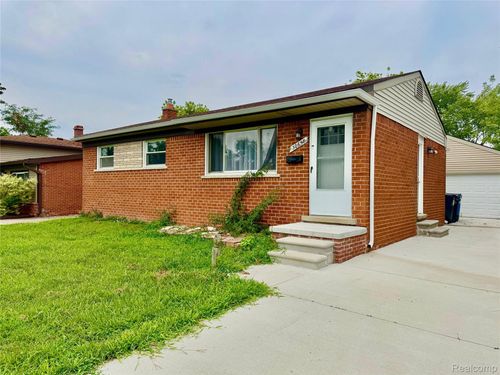30658 Palmer Rd, Westland, MI, 48186-5303 | Card Image