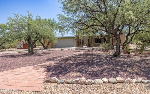2942 N Longhorn Drive, Tucson, AZ, 85749 | Card Image