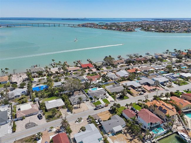 2650 E Vina Del Mar Blvd, House other with 4 bedrooms, 2 bathrooms and null parking in ST PETE BEACH FL | Image 38