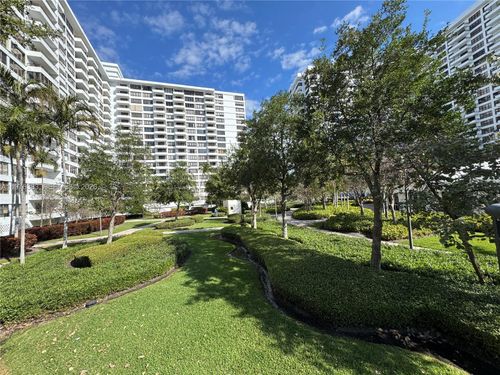 apt-m24-500 Three Islands Blvd, Hallandale Beach, FL, 33009-2801 | Card Image