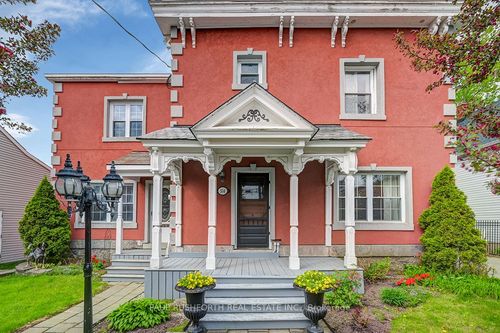 {{alt}} | Card Image