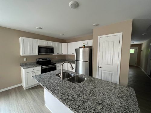 303 Edgefield St, CHESNEE, SC, 29323-1801 | Card Image