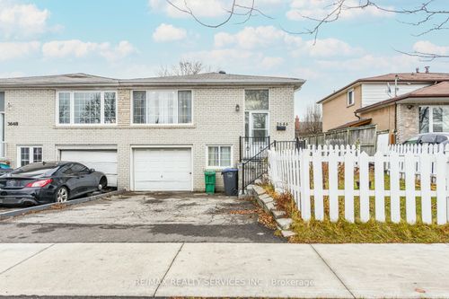 3646 Corliss Cres, Mississauga, ON, L4T2Z1 | Card Image