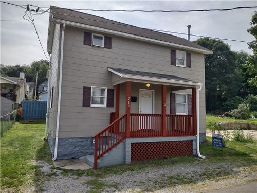 712 Rear Park Ave., Ellwood City - LAW, PA, 16117 | Card Image