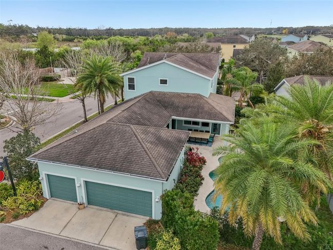 3 CAR-BACK ENTRY GARAGE AND DRIVEWAY | Image 66