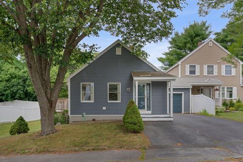 5 Summit Cir, Westbrook, ME, 04092-3641 | Card Image