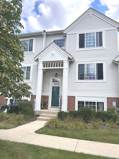 2452-2452 Daybreak Ct, Elgin, IL, 60123-8847 | Card Image