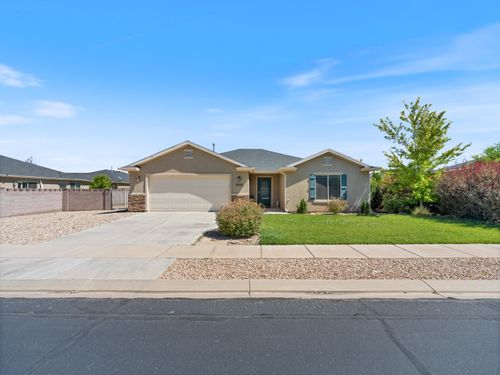 3008 W Sycamore Ln, Cedar City, UT, 84721-8693 | Card Image