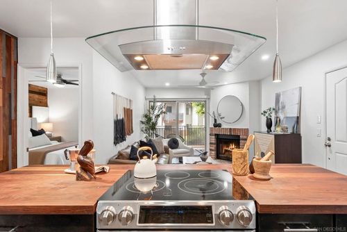 202-1810 S El Camino Real, Encinitas, CA, 92024-4967 | Card Image
