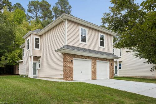 125 Brightwood Ter, Yorktown, VA, 23690-3518 | Card Image