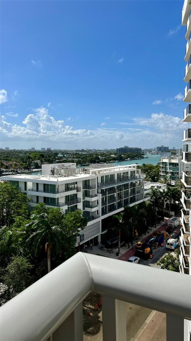 1034 - 6039 Collins Ave, Condo with 2 bedrooms, 2 bathrooms and null parking in Miami Beach FL | Image 13