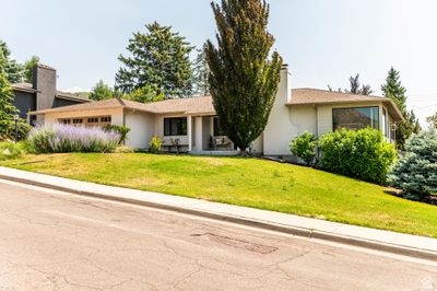 Ranch-style house featuring a front yard | Image 3