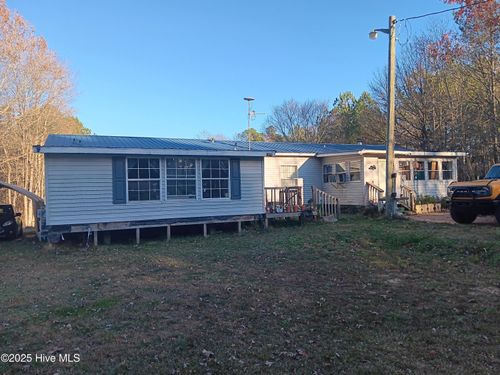 825 Putnam Church Rd, Carthage, NC, 28327-7480 | Card Image